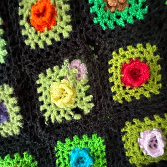 Vintage Handmade Granny Square Afghan Crochet Blanket 3D Rose 80’’ x 27’’ - Picture 3 of 9